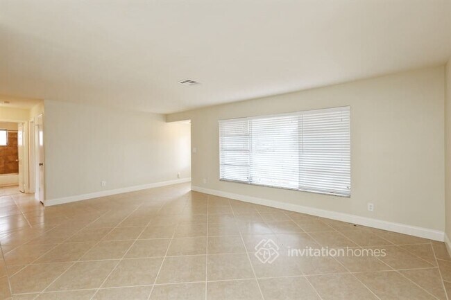 Building Photo - 5521 Van Buren St