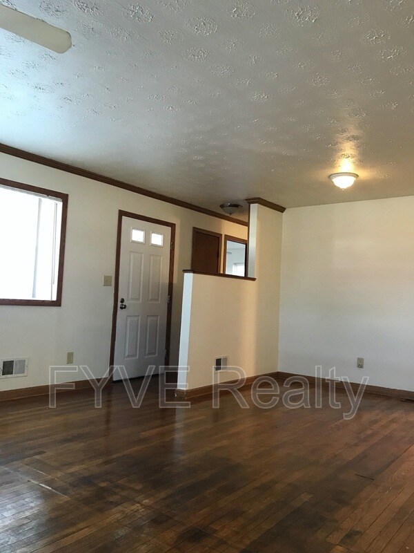 Building Photo - 3301 Scottwood Rd
