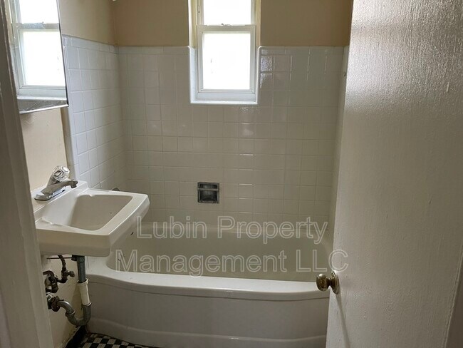 Foto del edificio - 1434 Lapaloma St