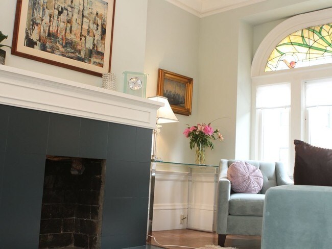 Building Photo - 1122 Pine St