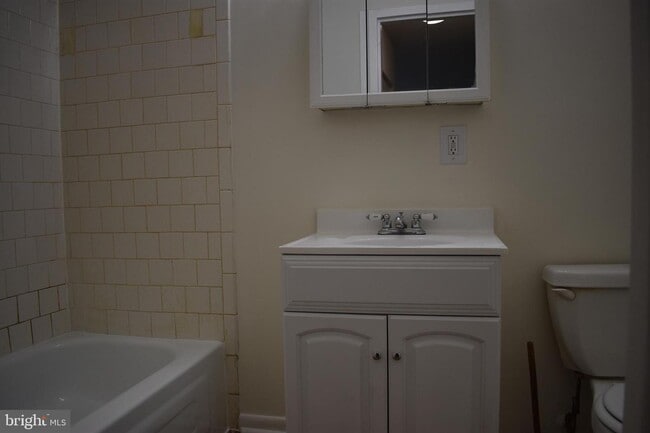 Building Photo - 10121 Prince Pl