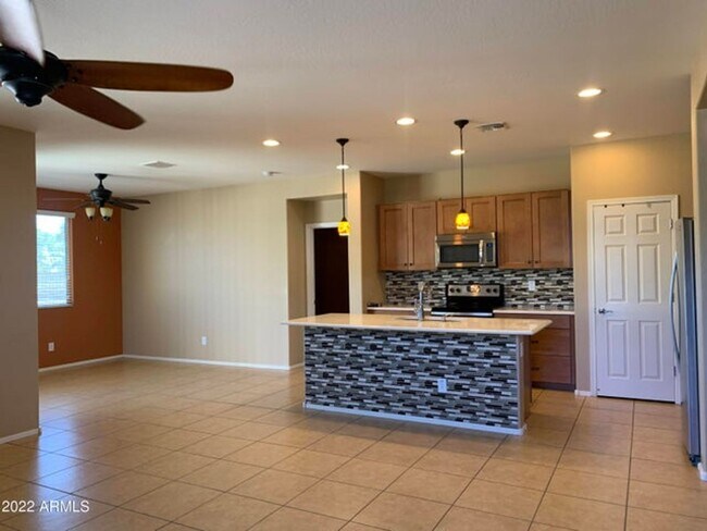 Building Photo - 2 Bedroom 2 Bathroom Glen River at Canyon ...