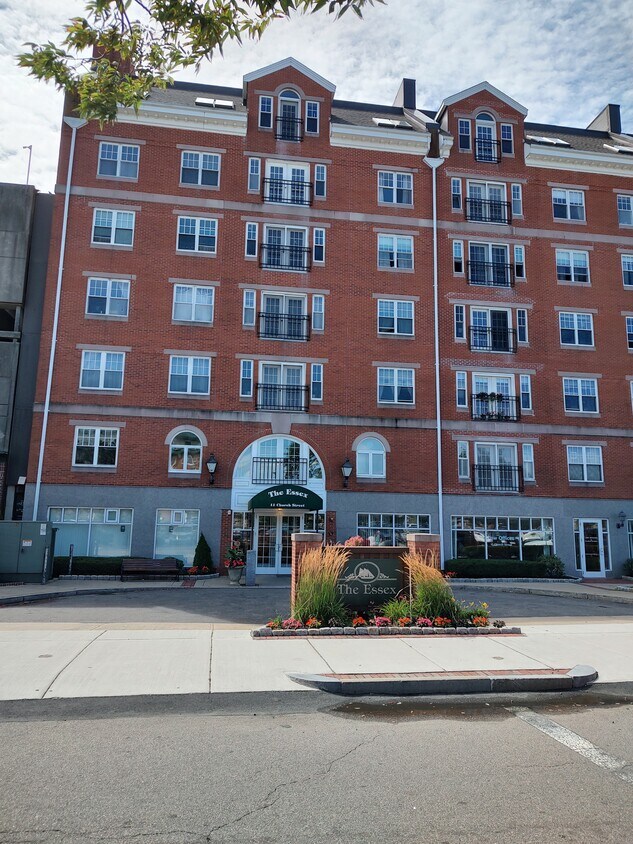 11 Church St Unit 213, Salem, MA 01970 Condo for Rent in Salem, MA