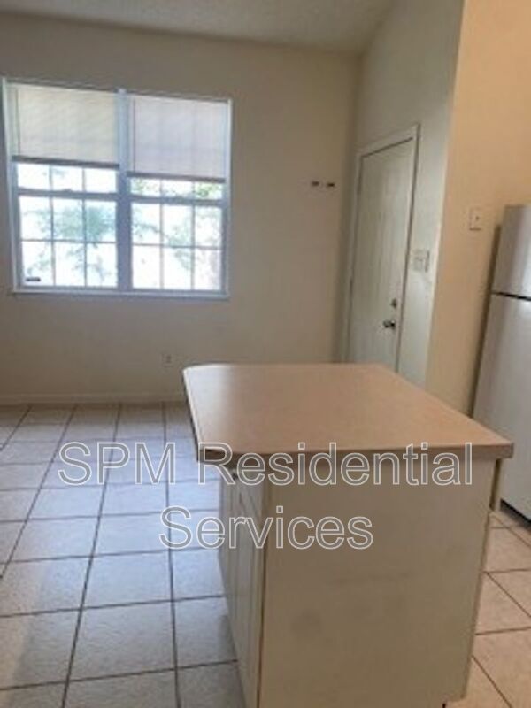 Foto del edificio - 4210 Lake Ave