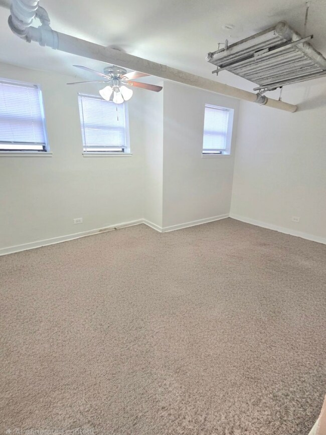 Foto del edificio - 4850 N Magnolia Ave