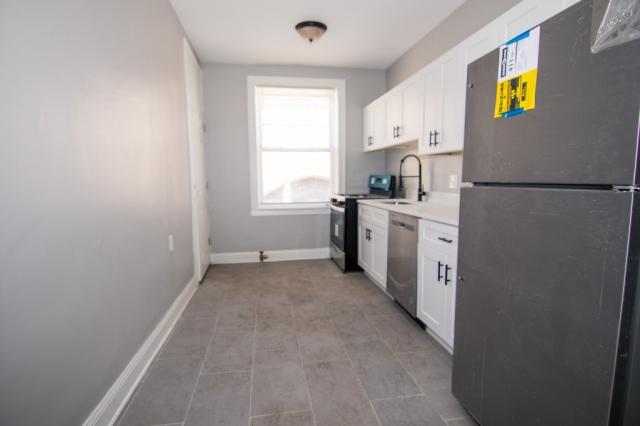 Building Photo - 1 bedroom in CHICAGO IL 60649