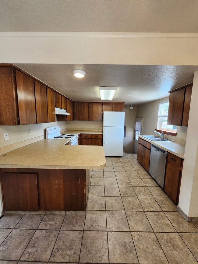 Building Photo - 1209to