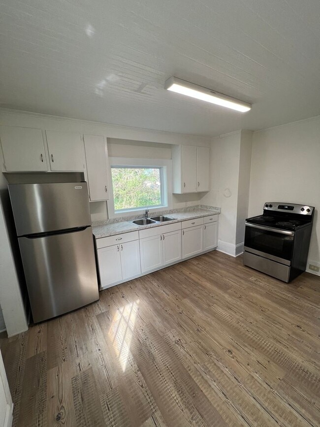 Foto del edificio - UPGRADED 2 Bedroom Home FOR RENT