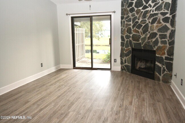 Foto del edificio - 2012 Sea Hawk Cir