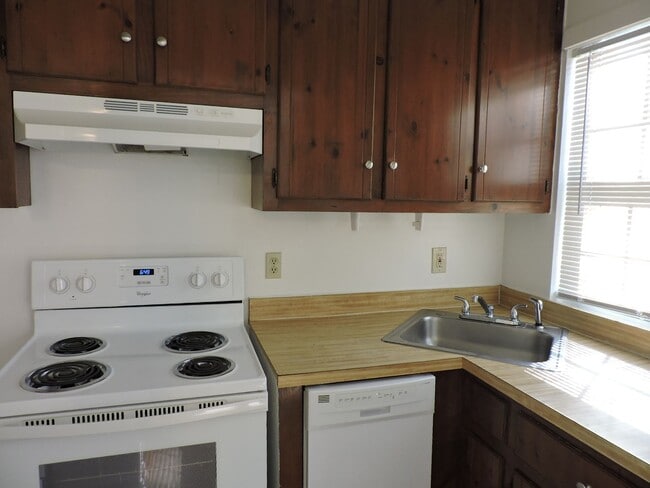 Building Photo - 6687Cedar Lake Drive