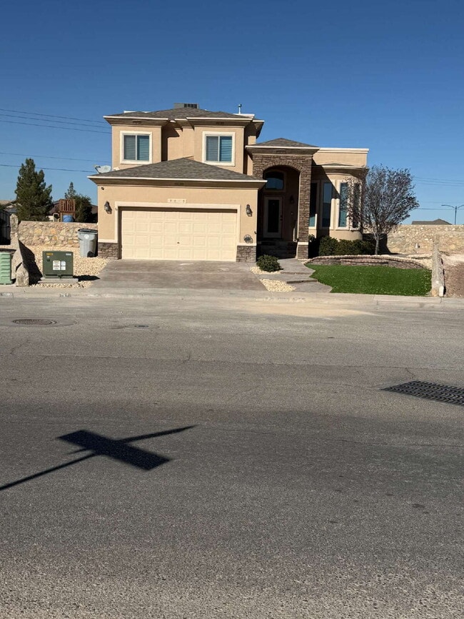 Building Photo - 3045 Woodhead