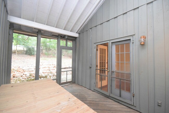 Building Photo - 2 Indies Landing