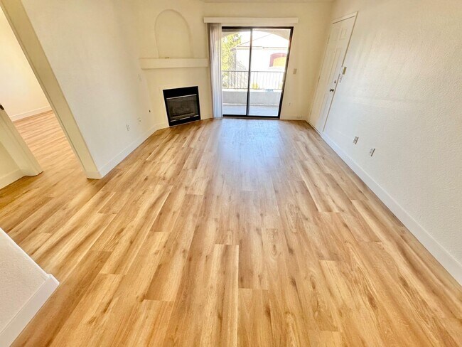 Foto del edificio - Resort-Style Living in Seven Hills!