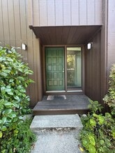 Building Photo - 110 Shelter Lagoon Dr