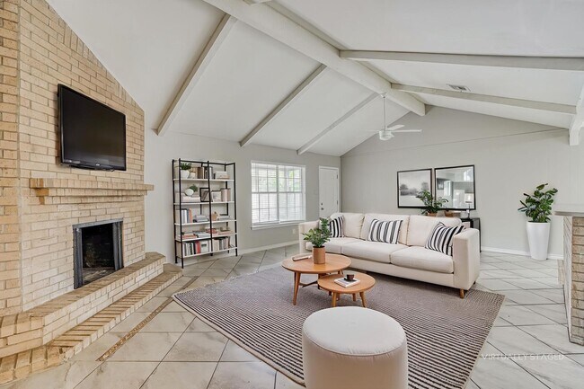 Building Photo - 6610 Rowell Ct