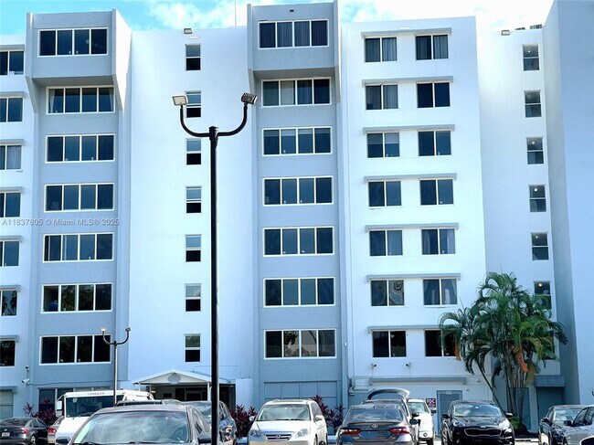 Foto del edificio - 9001 SW 77th Ave