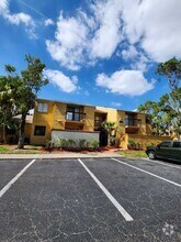 Building Photo - 2935 Winkler Ave