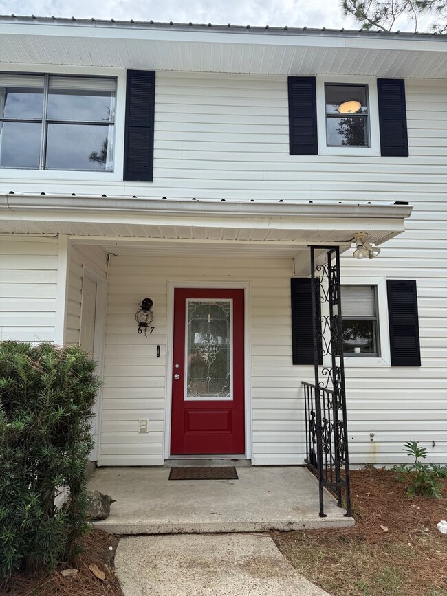 Building Photo - 617 E 23rd Ave