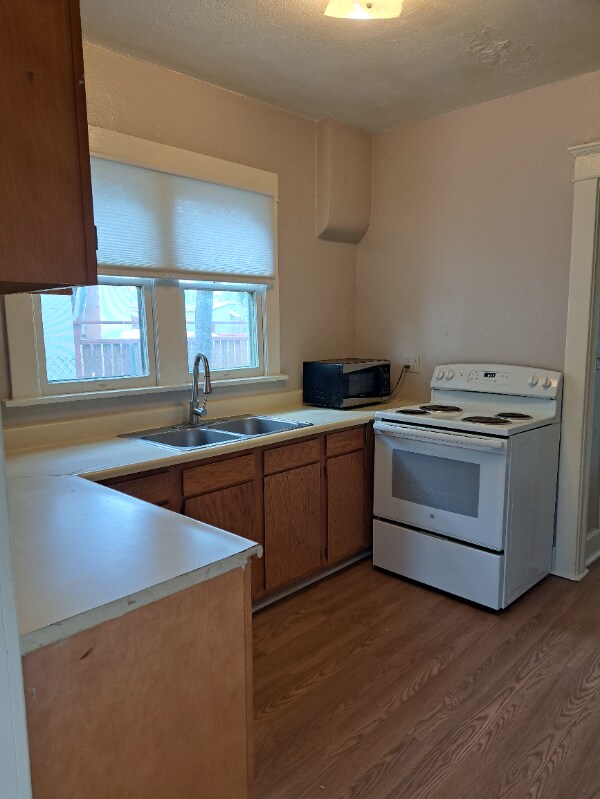Foto del edificio - 1318 W Monroe St
