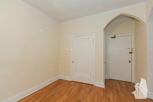 Building Photo - 4829 N Damen Ave