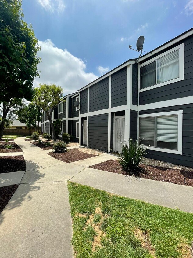 824 N Pasadena Ave Unit 2, Azusa, CA 91702 Condo for Rent in Azusa