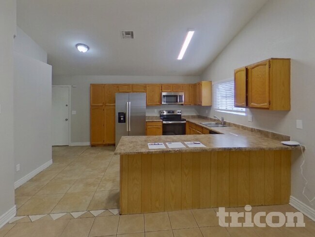 Foto del edificio - 1128 E Jensen St