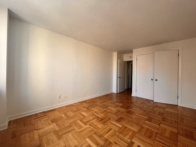 Building Photo - 435 E 79th St