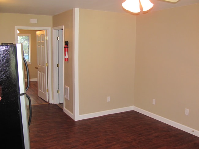 Building Photo - 85 N High St