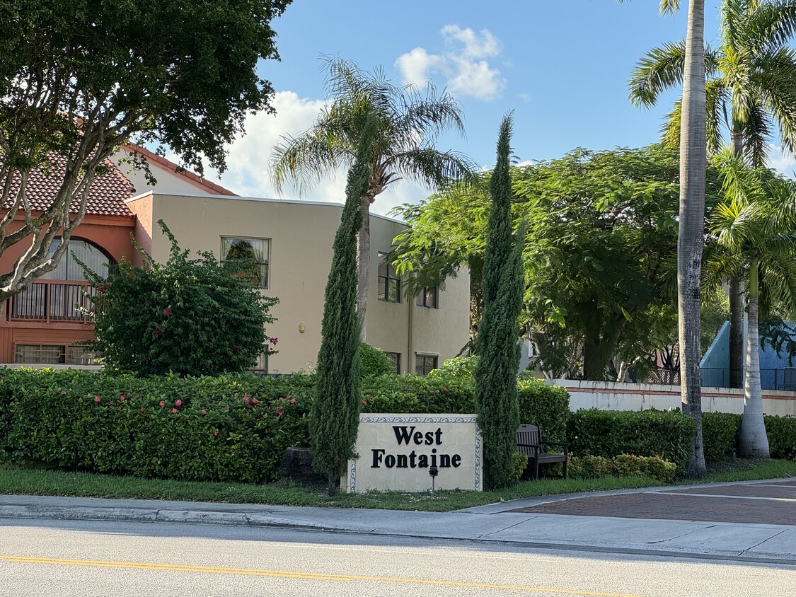 Primary Photo - 10229 NW 9th Street Cir