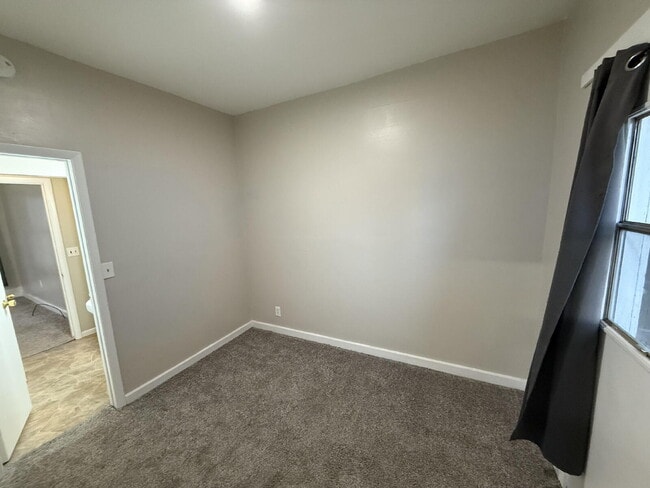 Building Photo - Charming 1 Bedroom, 1 Bathroom Apartment in the Heart of Sparta, MI