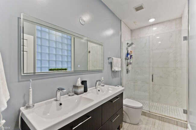 Foto del edificio - 4 br, 3 bath Condo - 857 W Wrightwood Ave