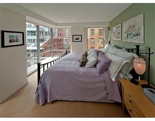 Bedroom - 80 Broad St