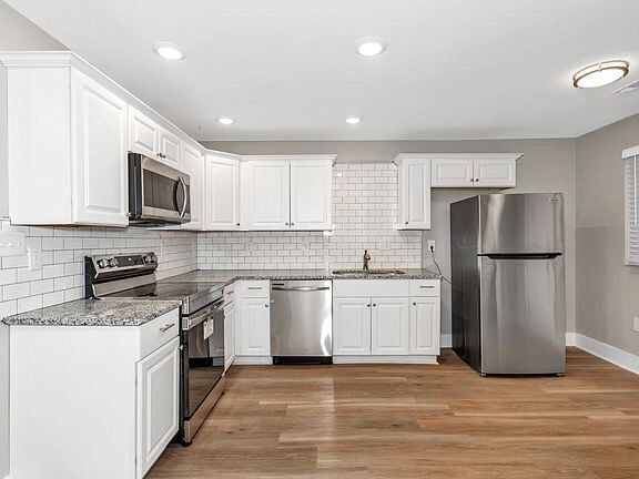 Foto del edificio - 1018 Fairway Dr NW