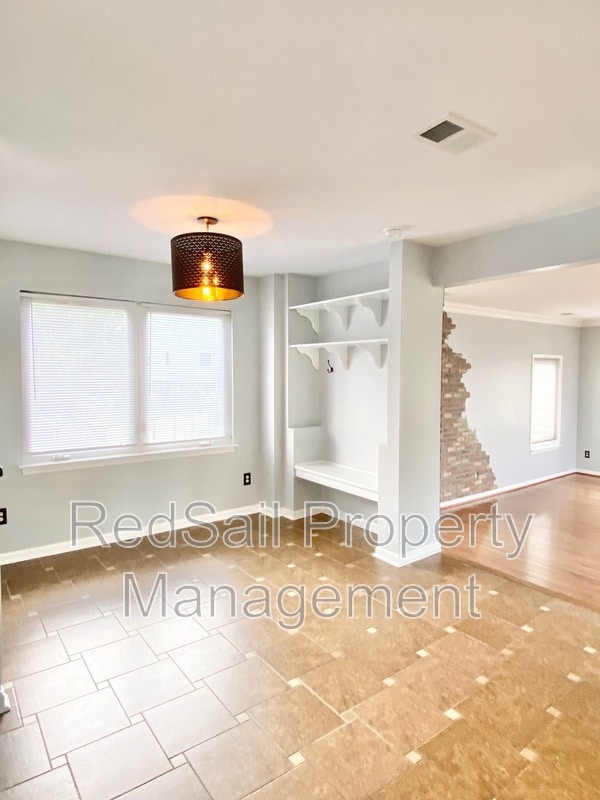 Building Photo - 256R Hunts Neck Rd