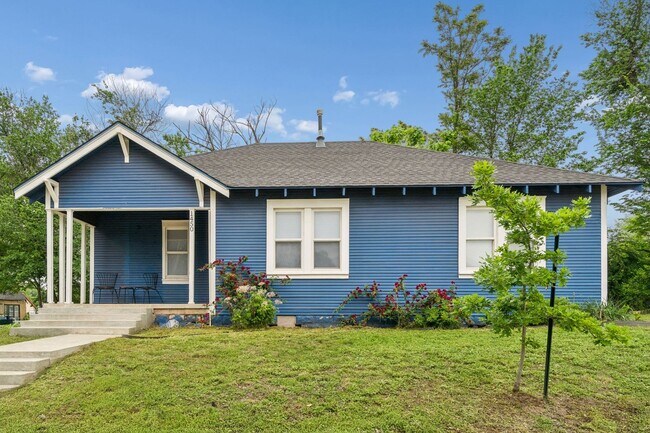 Foto del edificio - Charming 3-Bedroom Home with Modern Finishes and Inviting Patio!