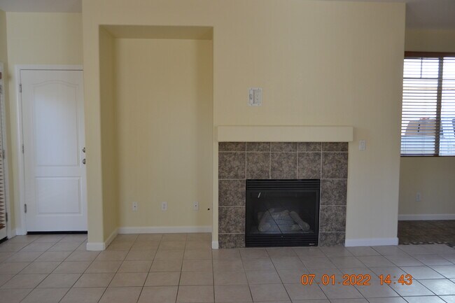 Building Photo - 8990 Acorn Way