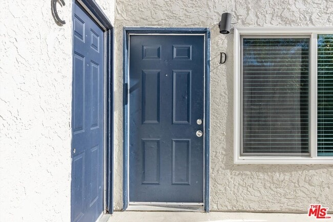 Building Photo - 331 E Washington Ave