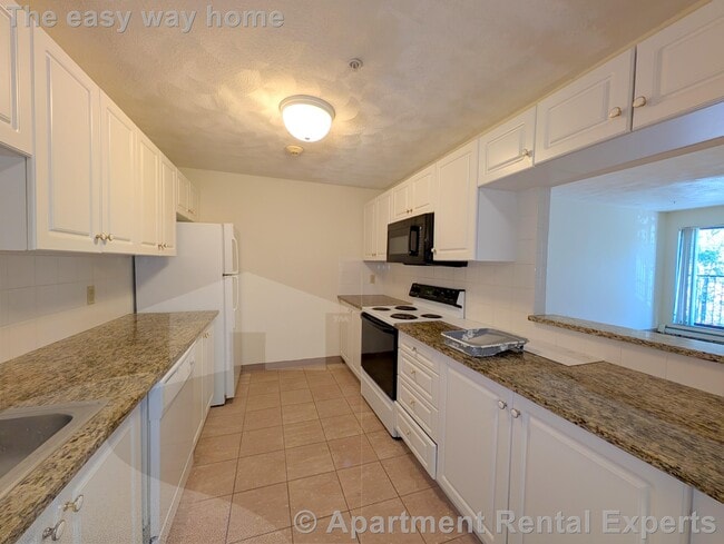 Photo - 373 Highland Ave Unit #301 Apartment