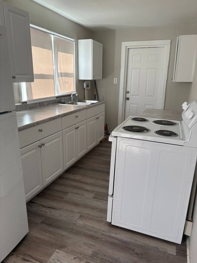 Building Photo - 12420 N Florida Ave