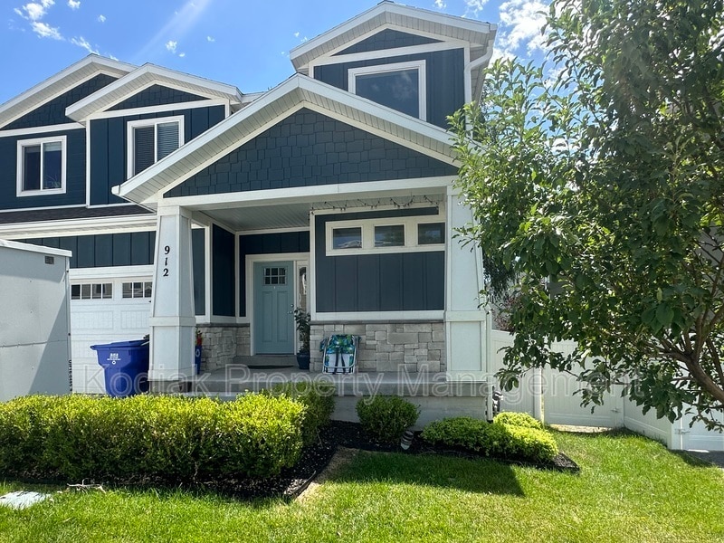 Photo - 912 E Queensmill Lane