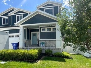 Building Photo - 912 Queensmill Ln