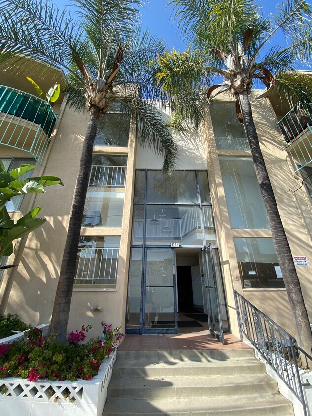 Primary Photo - 2115 La Canada Crest Dr