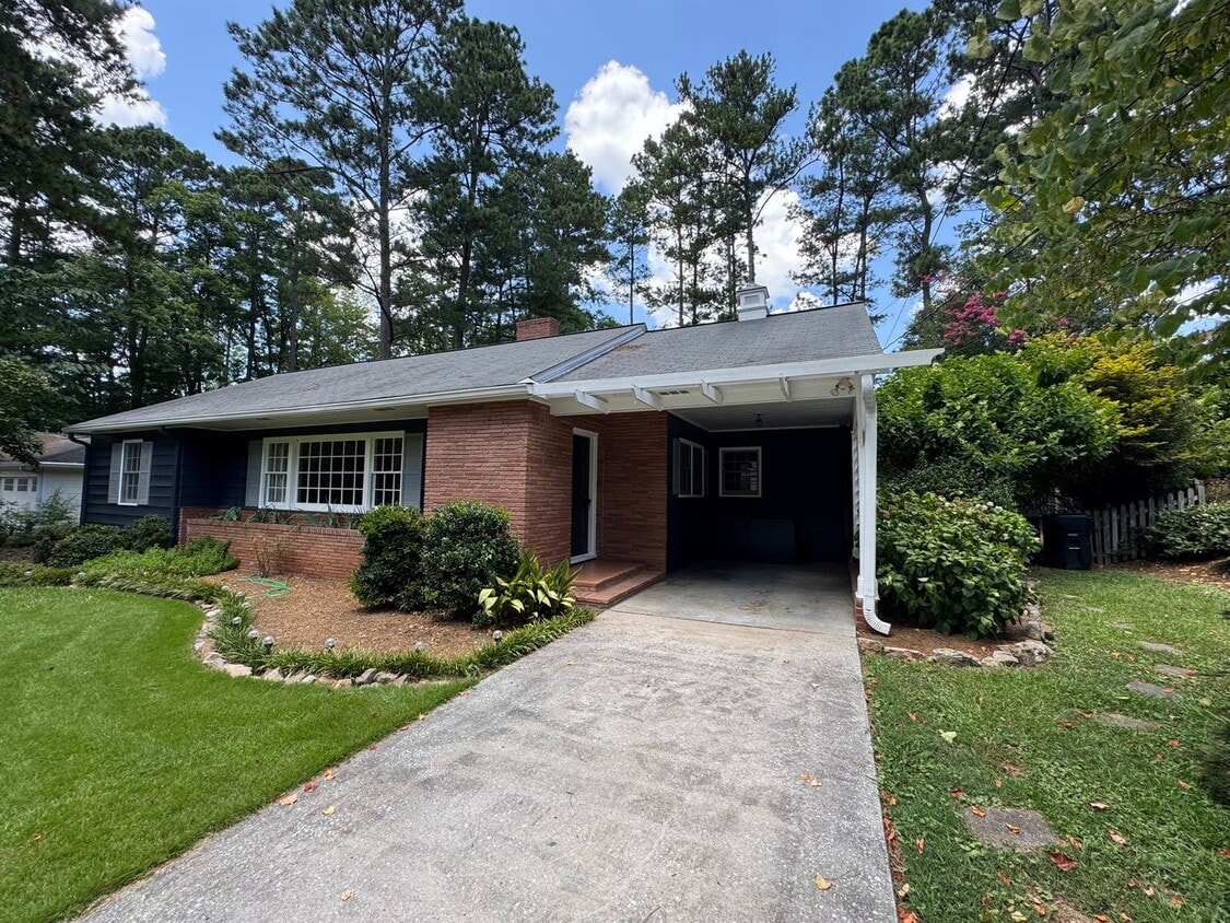 Primary Photo - Cozy 2/1 Cottage in Rockridge Heights- $1,650