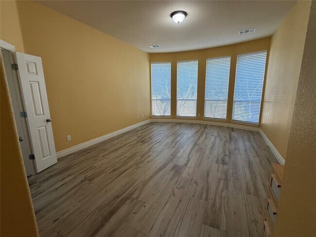 Foto del edificio - 1219 Pine Forest Cir