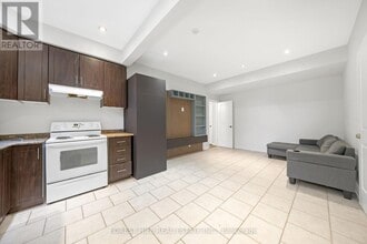 Building Photo - 106 Nipigon Ave