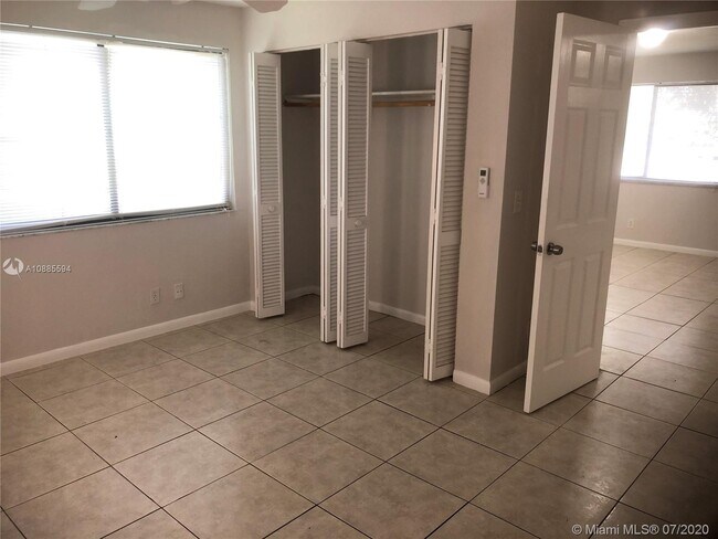 Foto del edificio - 5715 Taylor St