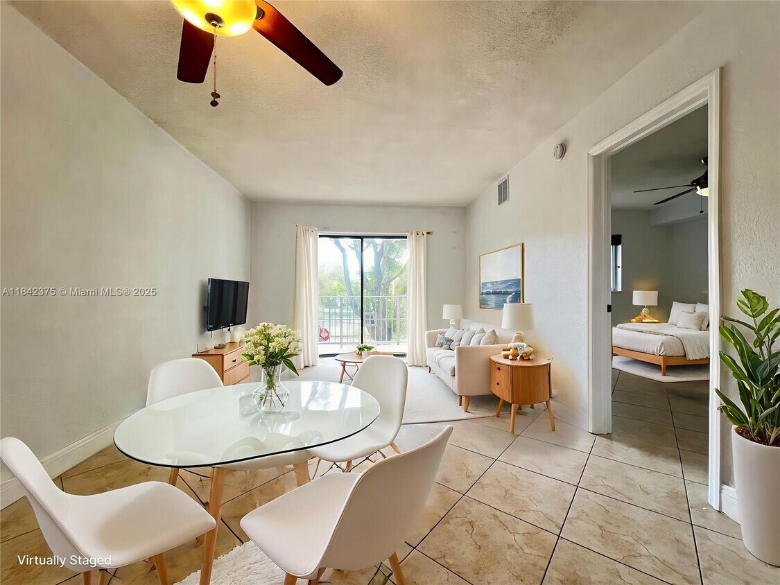 Foto principal - 445 SW 11th St