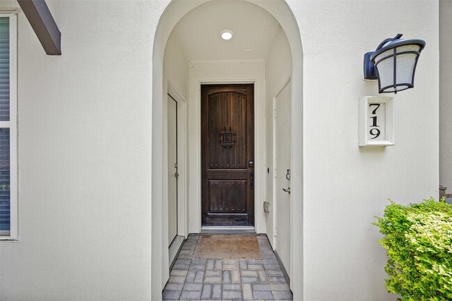 Foto del edificio - 719 Leverkuhn St