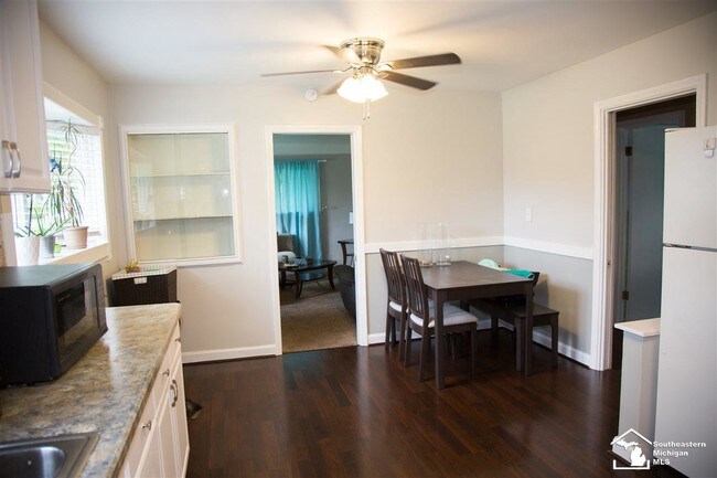 Foto del edificio - 17205 Arlington Ave