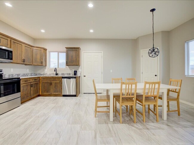 Building Photo - Now accepting pets, with homeowner approval.